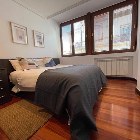 Atuaire Home Vivienda A Luminosa Parking Incluido En Plena Calle Comercial Burgos Exterior photo